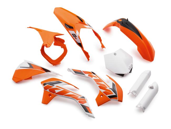 Plastic parts set