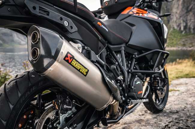 % AKRAPOVIC SLIP-ON SILENCER