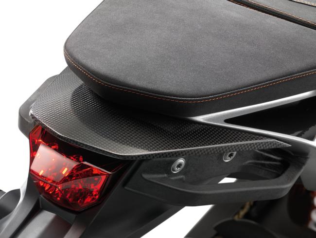 REAR LIGHT COVER